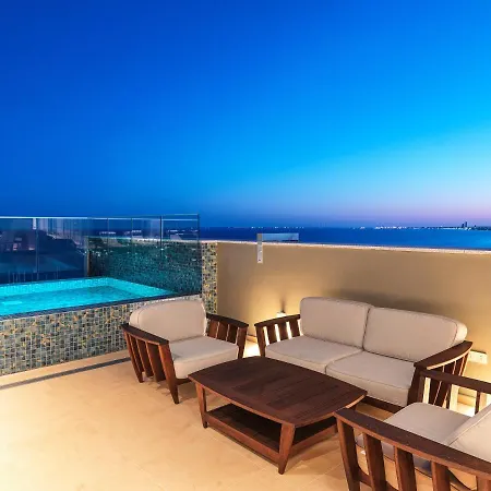 Aparthotel The Tower At St Raphael