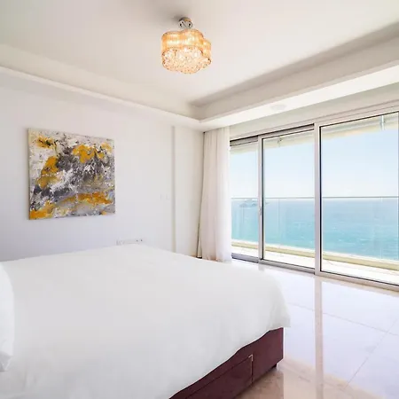 The Tower At St Raphael Apartahotel