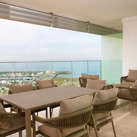 The Tower At St Raphael Apartahotel