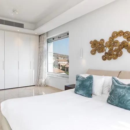 The Tower At St Raphael Apartahotel 3*