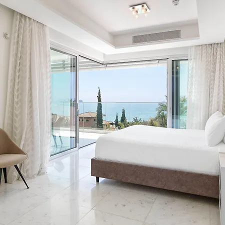 Aparthotel The Tower At St Raphael