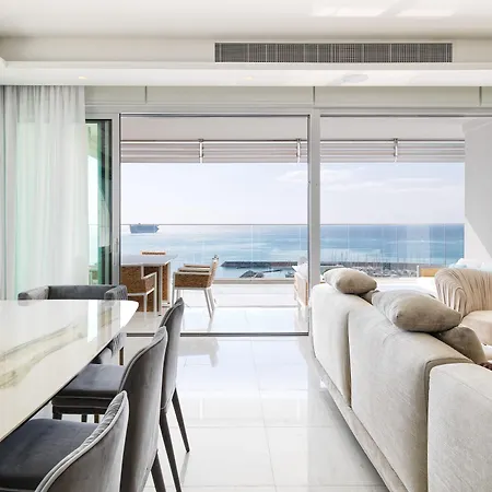 Aparthotel The Tower At St Raphael Limisso