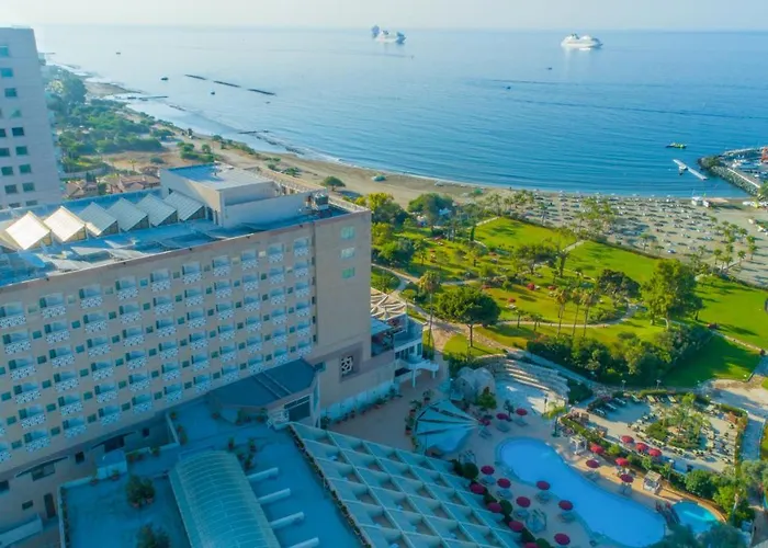 The Tower At St Raphael Apartahotel 5*