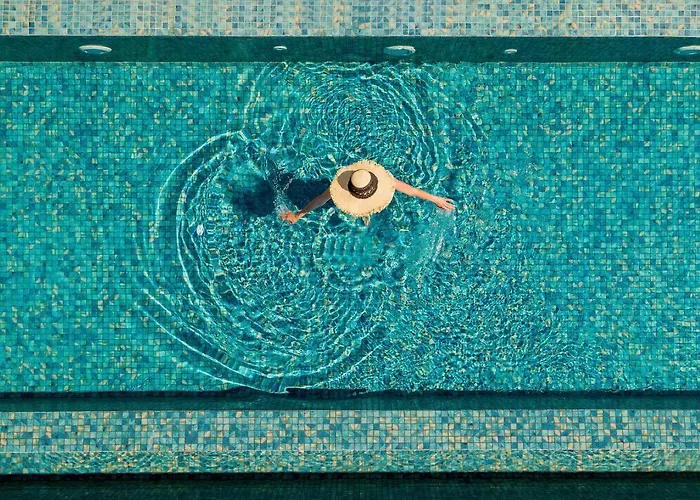 Apartahotel The Tower At St Raphael 5*