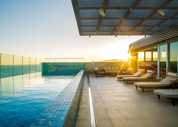 Apartahotel The Tower At St Raphael 5*