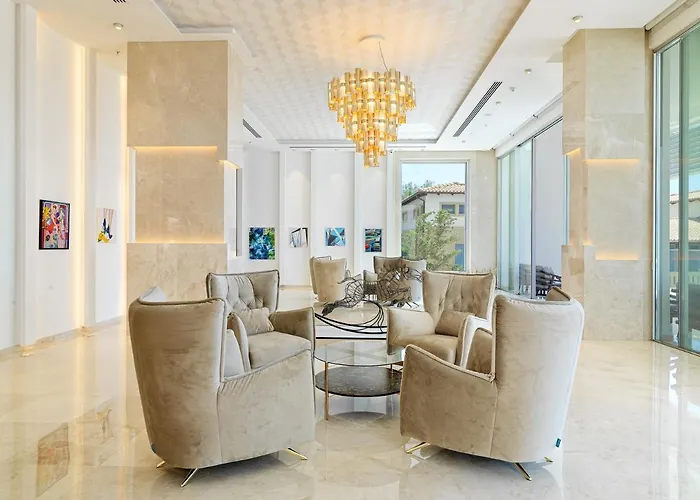 Apartahotel The Tower At St Raphael 5*