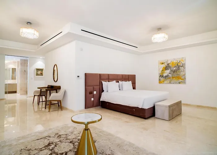 The Tower At St Raphael Apartahotel