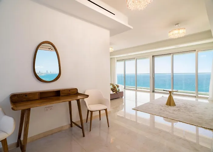 The Tower At St Raphael Apartahotel