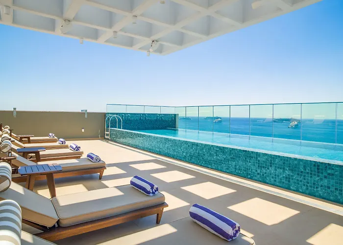 The Tower At St Raphael Apartahotel 5*