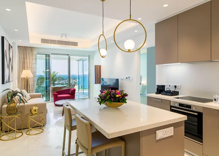 The Tower At St Raphael Apartahotel