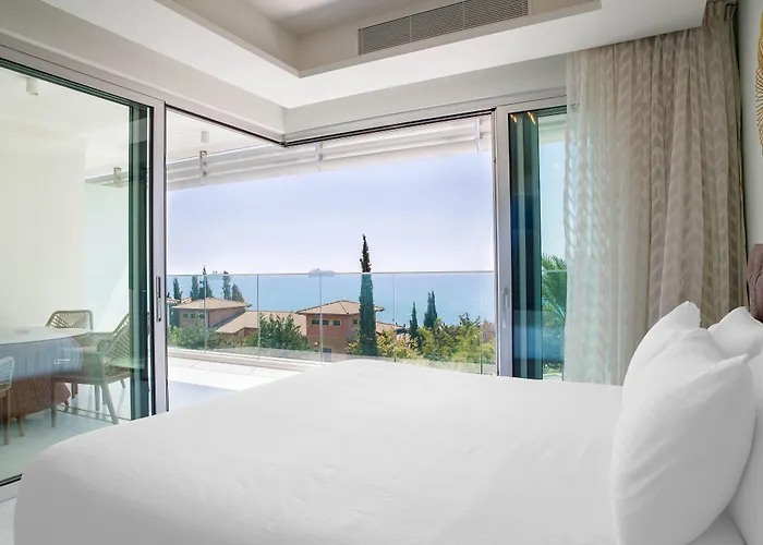 The Tower At St Raphael Apartahotel