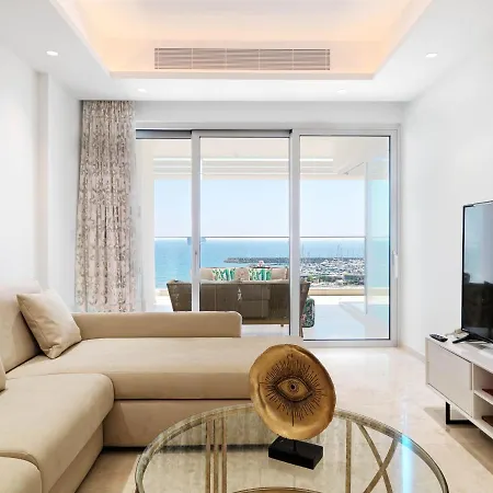 Appart hôtel The Tower At St Raphael Limassol