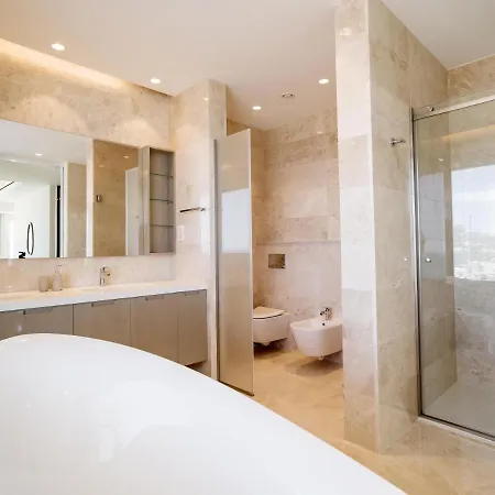 Appart hôtel The Tower At St Raphael Limassol