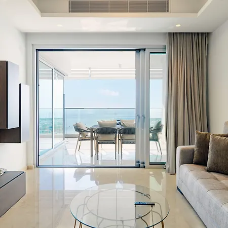 Appart hôtel The Tower At St Raphael Limassol