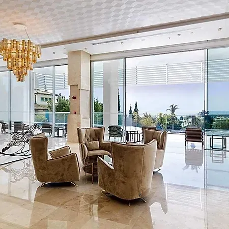 The Tower At St Raphael Lejlighedshotel Limassol