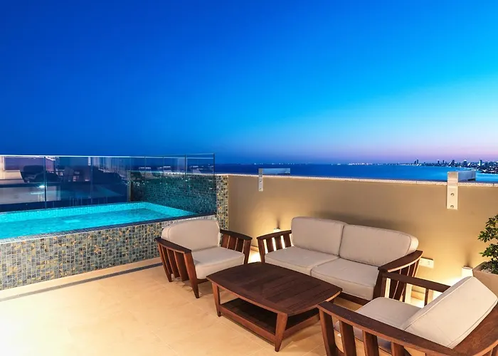 Aparthotel The Tower At St Raphael