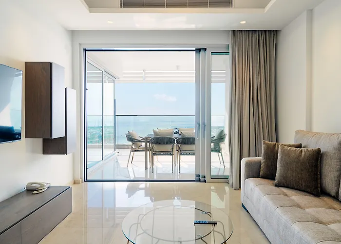 Aparthotel The Tower At St Raphael Lemesos