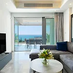 The Tower At St Raphael Lejlighedshotel Limassol